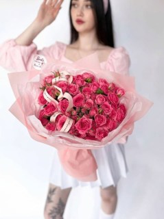 buket-9-kustovyh-roz-pink-dimensions3