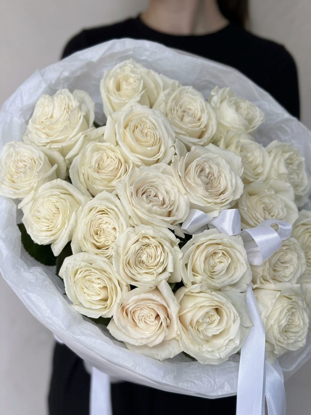 Букет из 21 белой розы Плайя Бланка