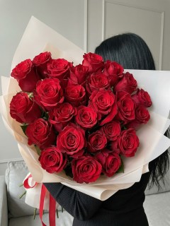 25 красных роз
