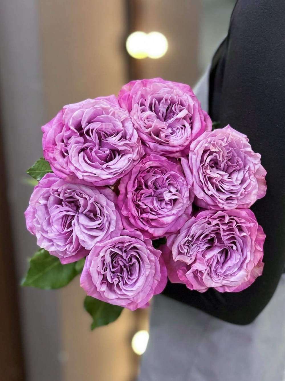 Букет из 7 пионовидных роз Queens Crown