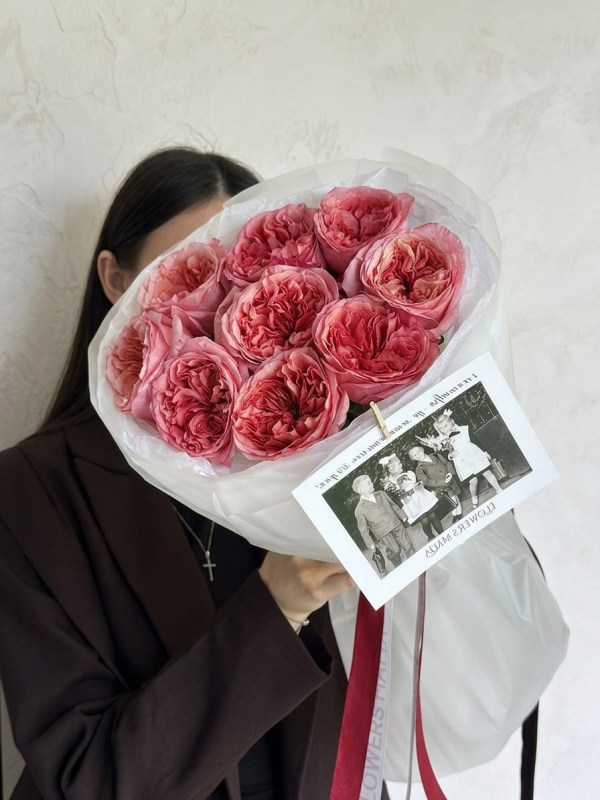 buket-iz-9-pionovidnyh-roz-pink-ekspreshn3