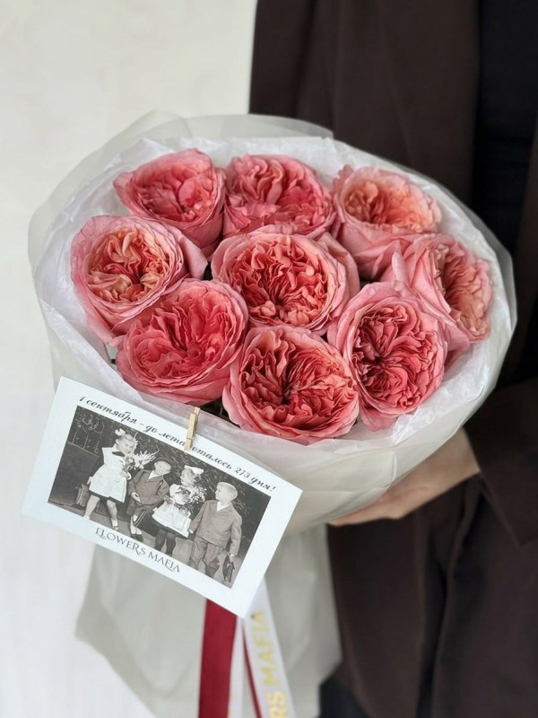 buket-iz-9-pionovidnyh-roz-pink-ekspreshn4