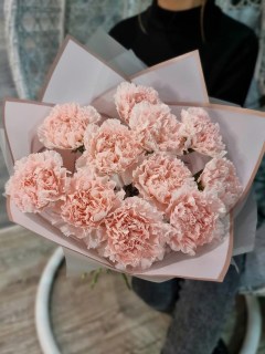 Букет из кремовых диантусов