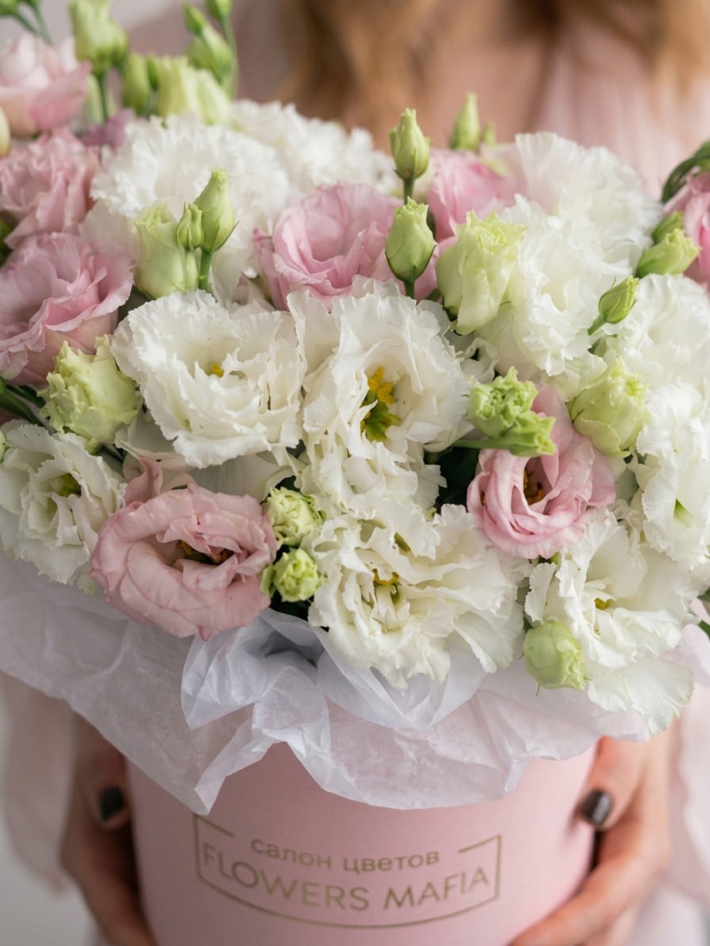 eustoma-miks-v-rozovoy-korobke-11-vetok2