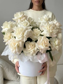 Французские розы в коробке