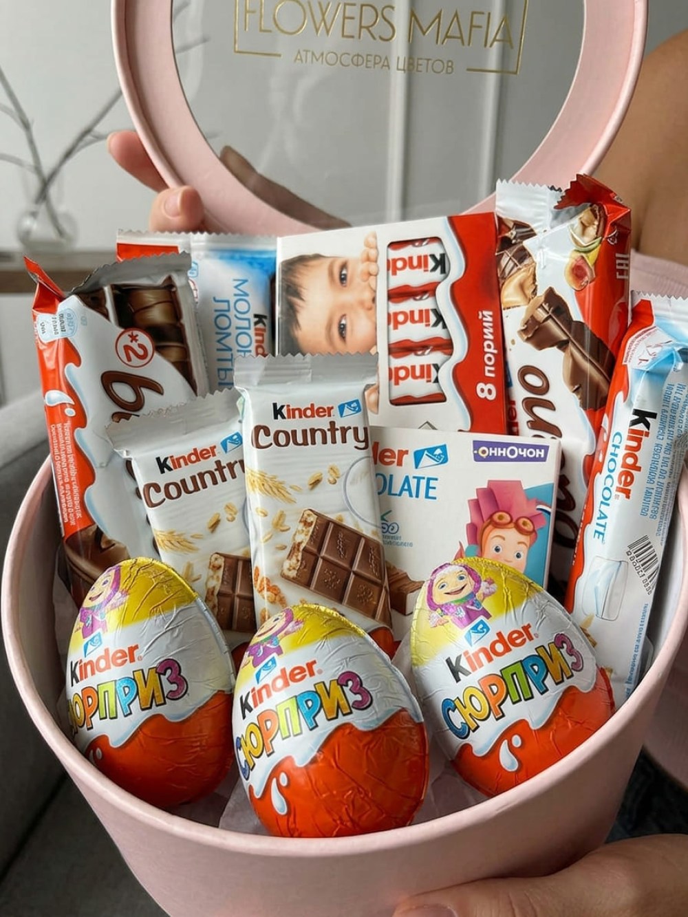 podarochnyy-boks-kinder-bolshoy-v-rozovoy-korobke3