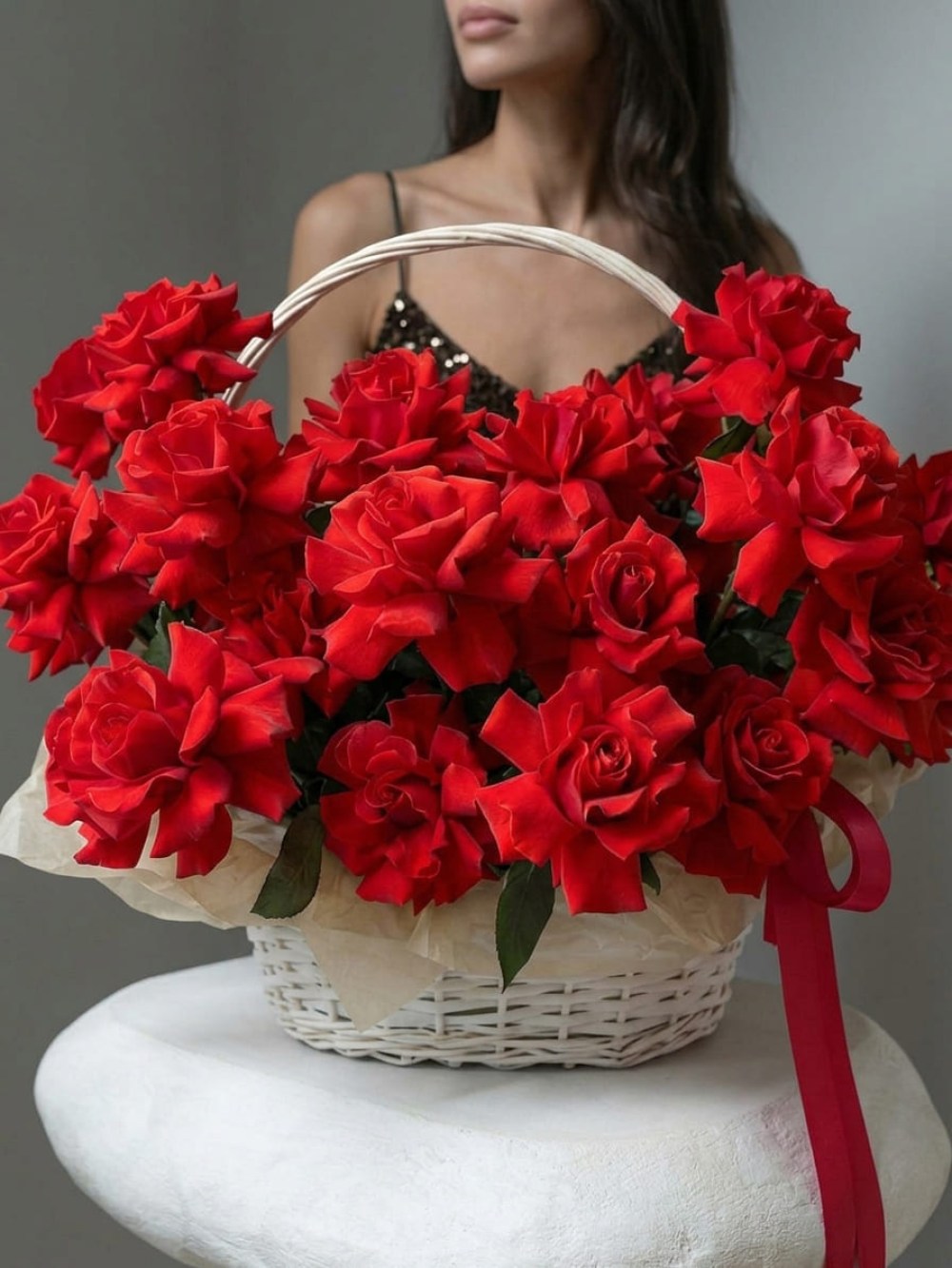 Роскошная корзина из 21 красной французской розы